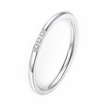 Load image into Gallery viewer, Minimalistic Single Band Three Stone Ring
